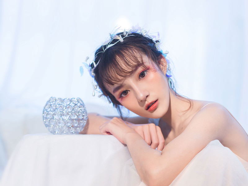 Weiweiの的主播海报