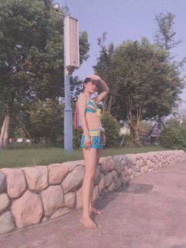 子陌爱笑主播照片