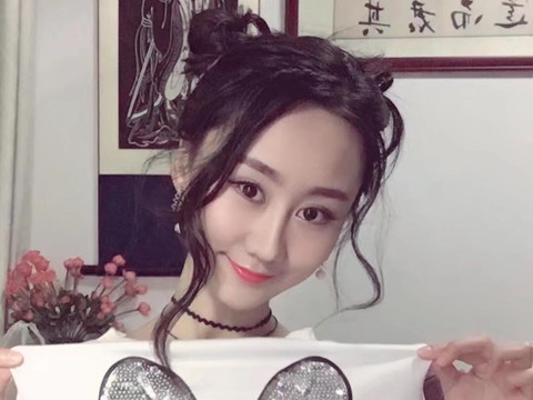 米洛洛9海报