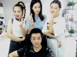 哈登VS裁判主播照片