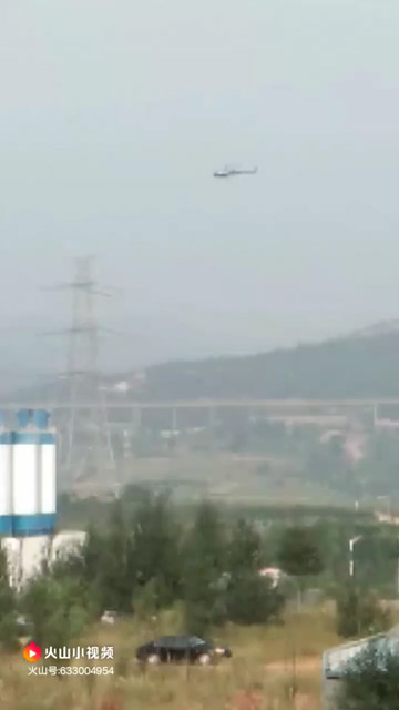 看着直升机空战英豪
