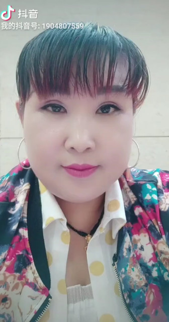自己摔倒了自己爬