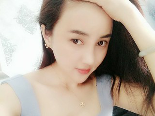 青丝半掩眉砂的主播照片