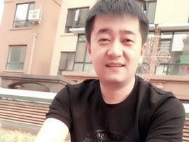 闫冰cq主播照片