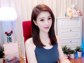 1563808775主播照片
