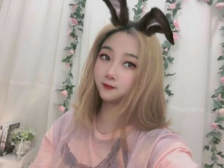 哔咻w的主播照片