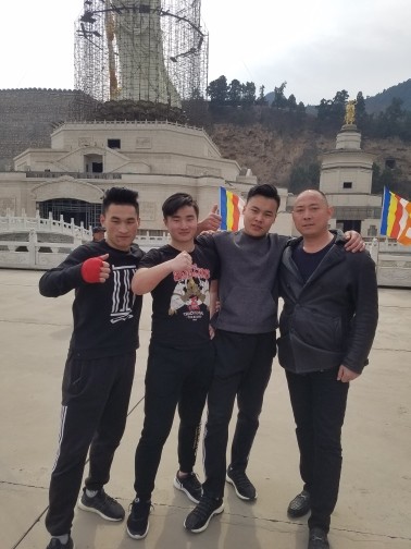 翡翠中特的主播照片