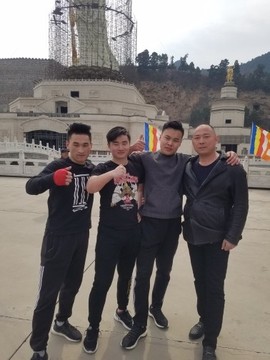 翡翠中特主播照片
