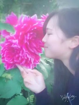高脚凳主播照片