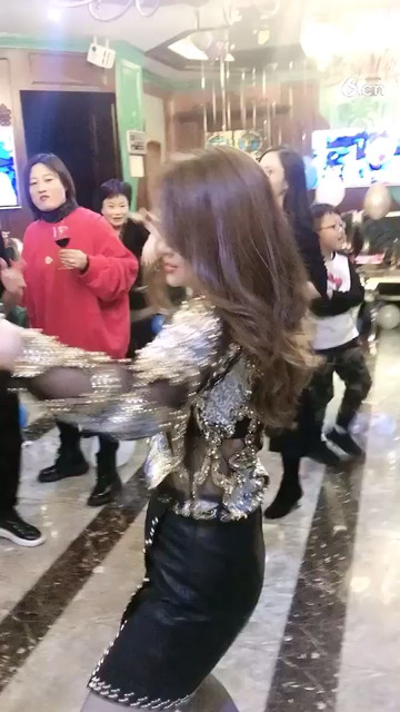 姐姐过生日🎂我们活跃的气氛