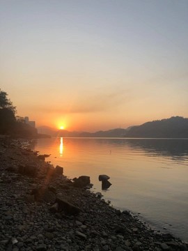 依芝の自闭中主播照片