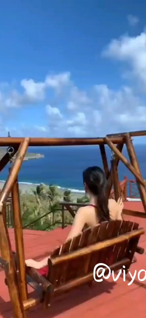 🌴