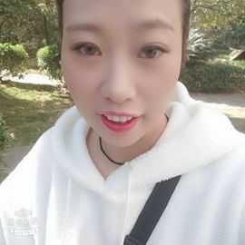 凌晨的微光主播照片