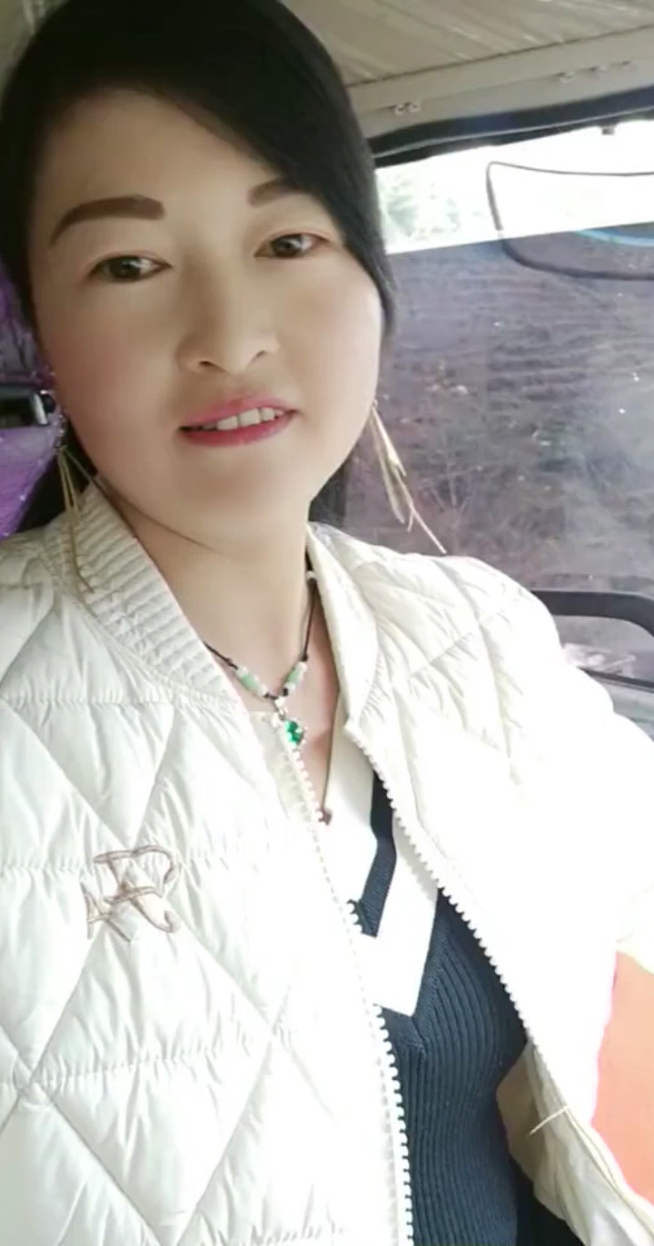 心里难过唱情歌