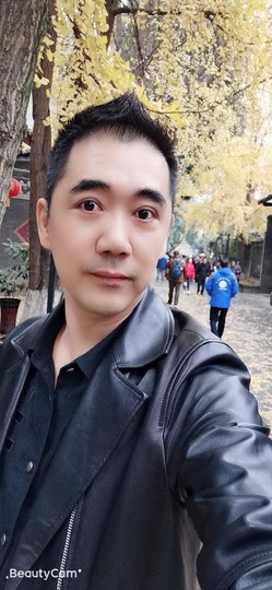 守骏哥主播照片
