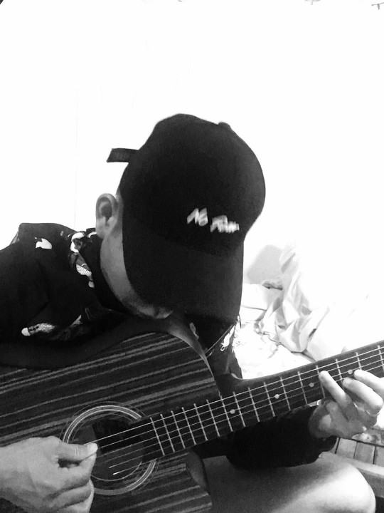 往事犹如一首旋律的主播照片