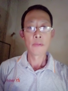 张卫田主播照片