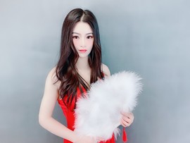 钢管舞童童主播照片