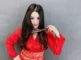 钢管舞童童主播照片