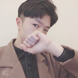 阳光吖主播照片