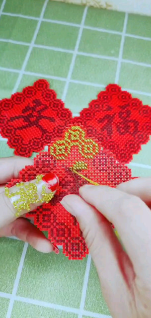 手工活可以拿回家，补贴家用