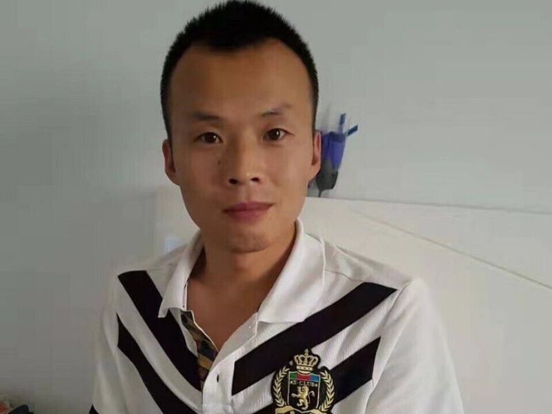 R永远R的主播海报