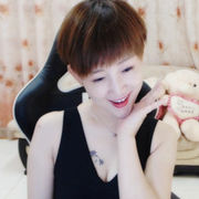 莽林間漫游的主播照片