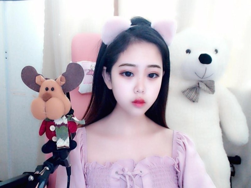 小萌新♡的主播海报