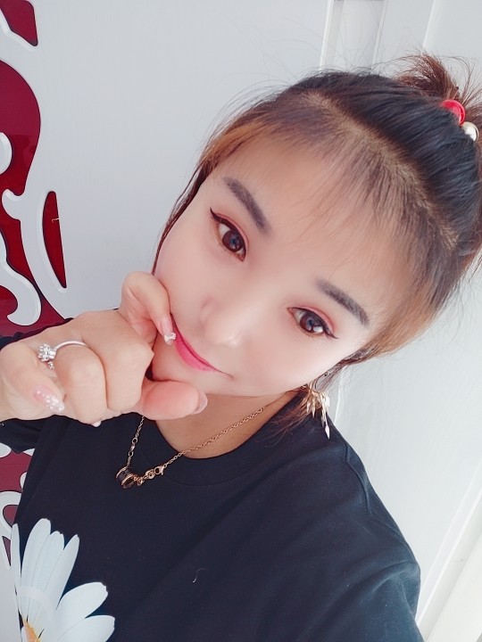 东北小兰兰的主播照片