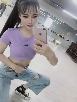 小果汁🍹暂休主播照片