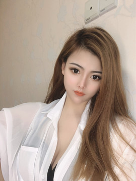 三三暂退主播照片