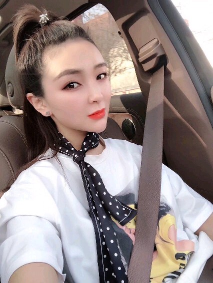 冰儿，三哥的主播照片