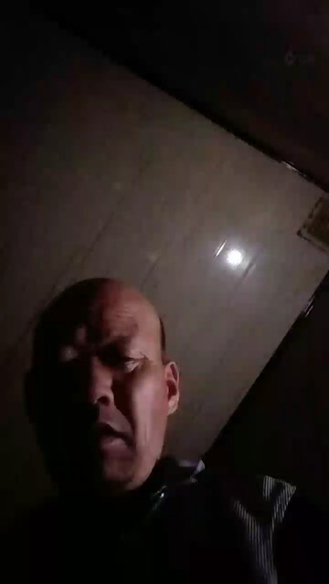 亲爱的美女我爱你太深了我想亲你
