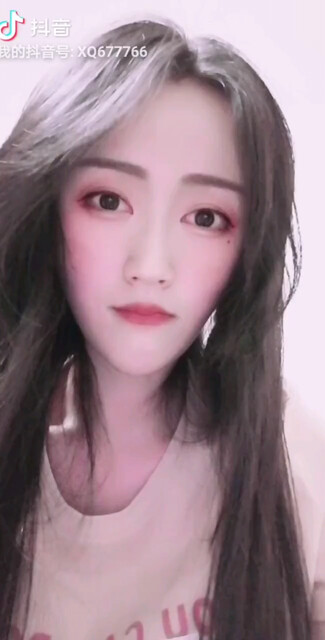 康忙黑二😍😍蹦起来