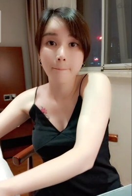 恋歌灬l一份童心主播照片