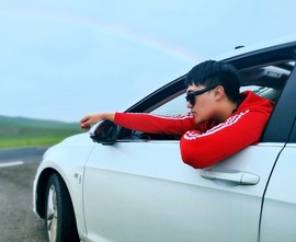 、一袭青衣卧龙城主播照片