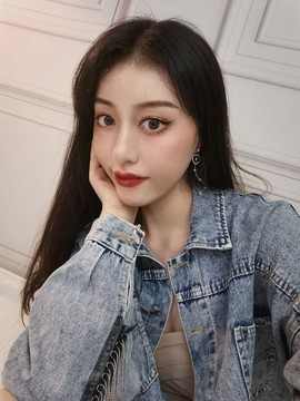 琳琳艾琳小公主主播照片