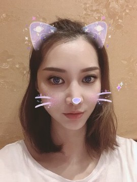 逐光路主播照片