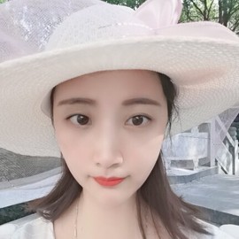 小黛西吖主播照片