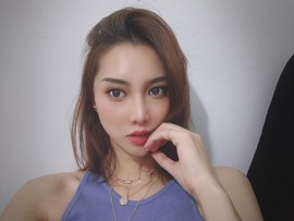 逐光路主播照片