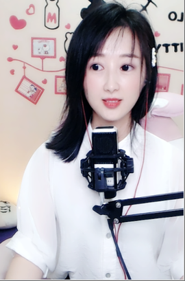 福建迪丽热巴主播照片
