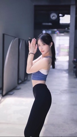 陆七萬主播照片