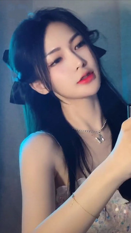 陆七萬主播照片