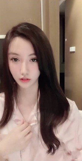 陆七萬主播照片