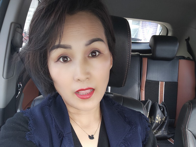 叫我二姐的主播海报