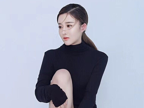 新人丘宝宝海报