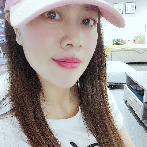 嫣然倾笑的主播照片
