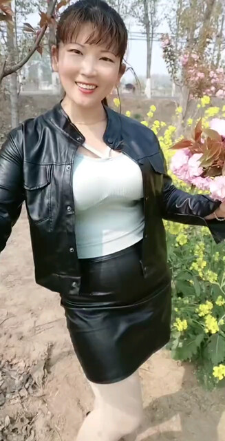路边的野花不要采