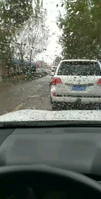 接亲下雨了，五点半到，六点五十