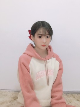 粥粥安静唱歌主播照片